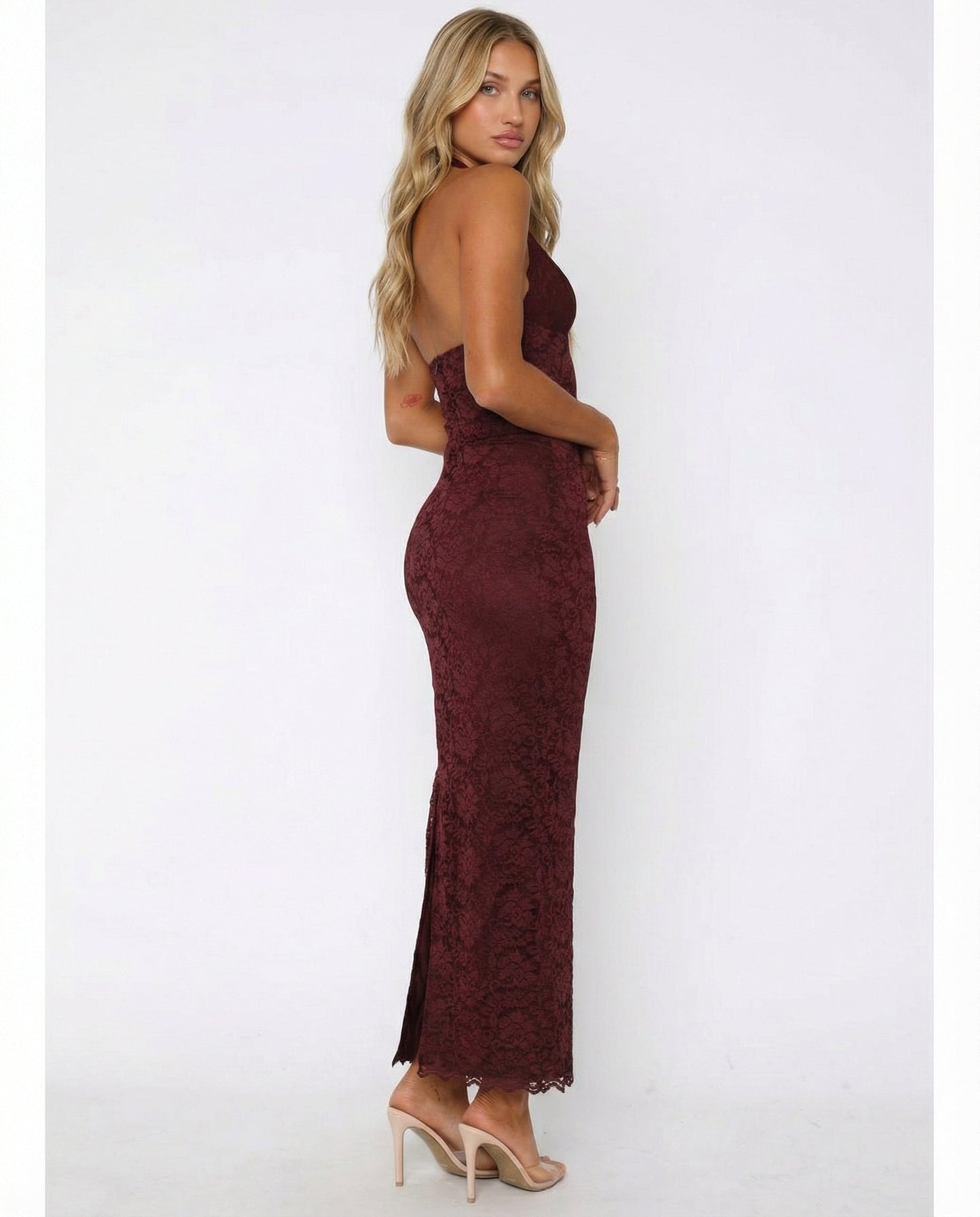 Almudena™ Dress | Elegance with character in lace