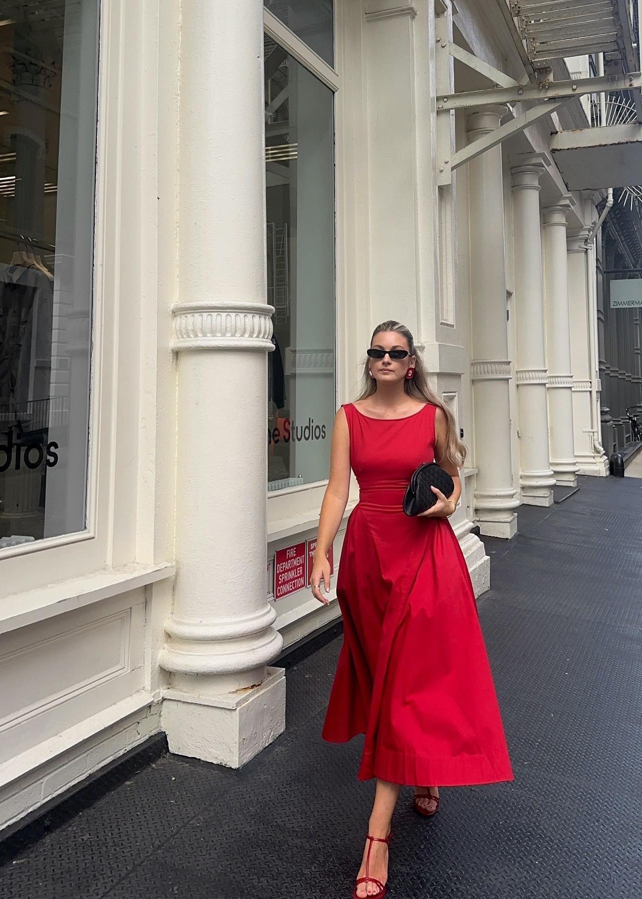Loreto™ Dress | Elegance eterna in red