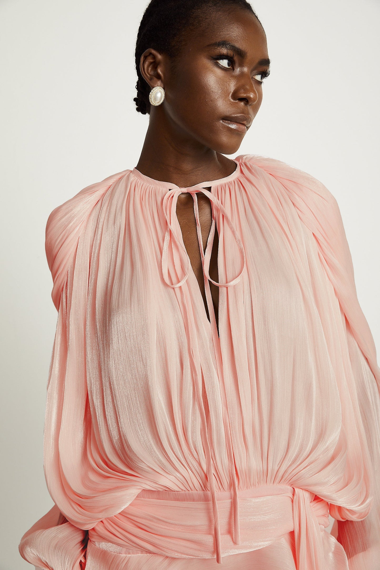 Eugénie | Sophistication ethereal with movement impecable