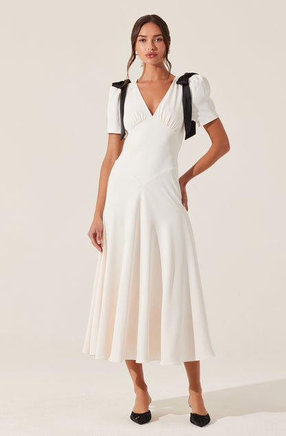 Celia™ Dress | Elegance classic with a modern touch