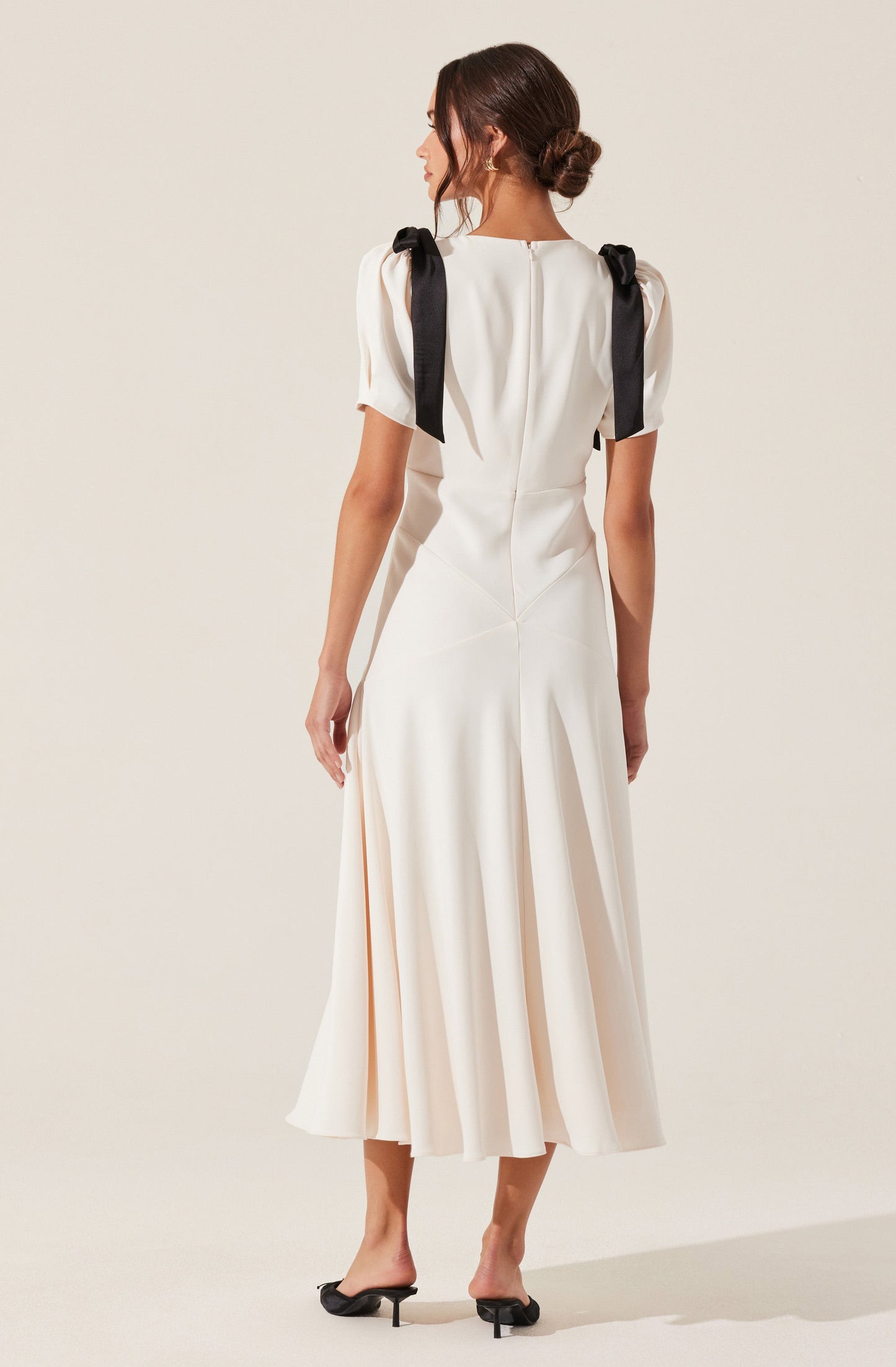 Celia™ Dress | Elegance classic with a modern touch