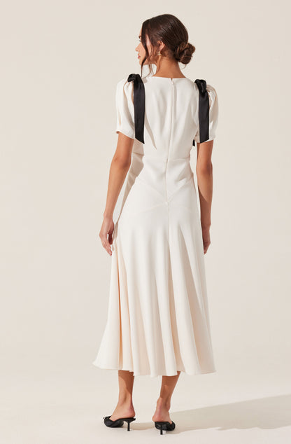 Celia™ Dress | Elegance classic with a modern touch