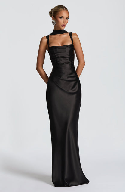Silvia ™ Dress | Elegance satin with structure refined