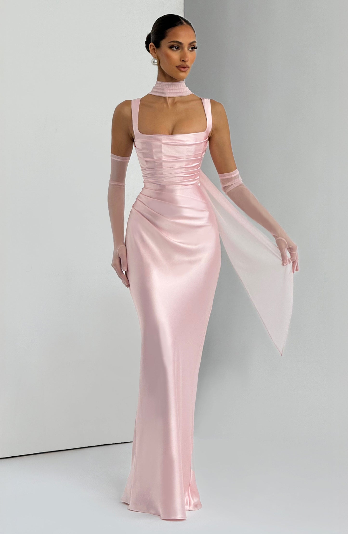 Silvia ™ Dress | Elegance satin with structure refined