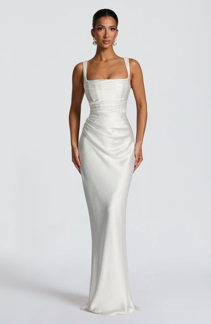 Silvia ™ Dress | Elegance satin with structure refined