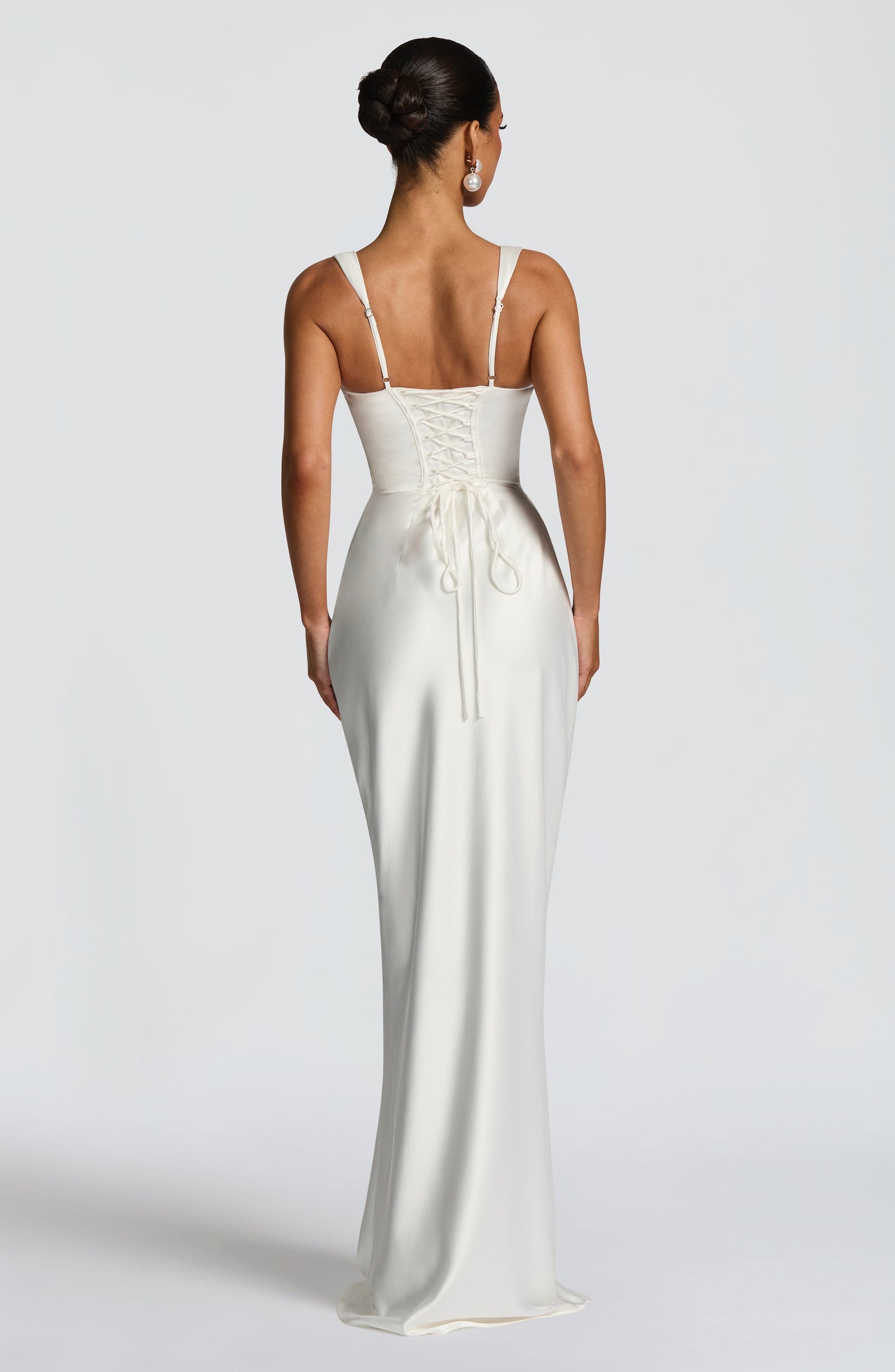 Silvia ™ Dress | Elegance satin with structure refined