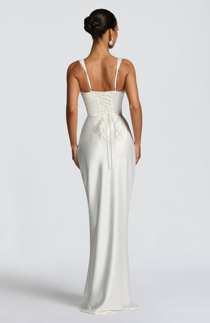Silvia ™ Dress | Elegance satin with structure refined
