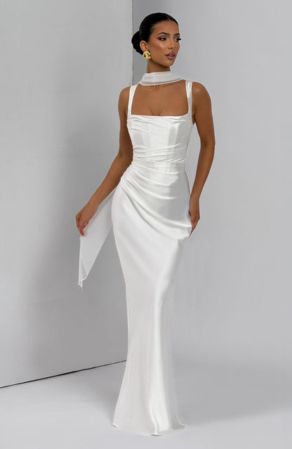 Silvia ™ Dress | Elegance satin with structure refined