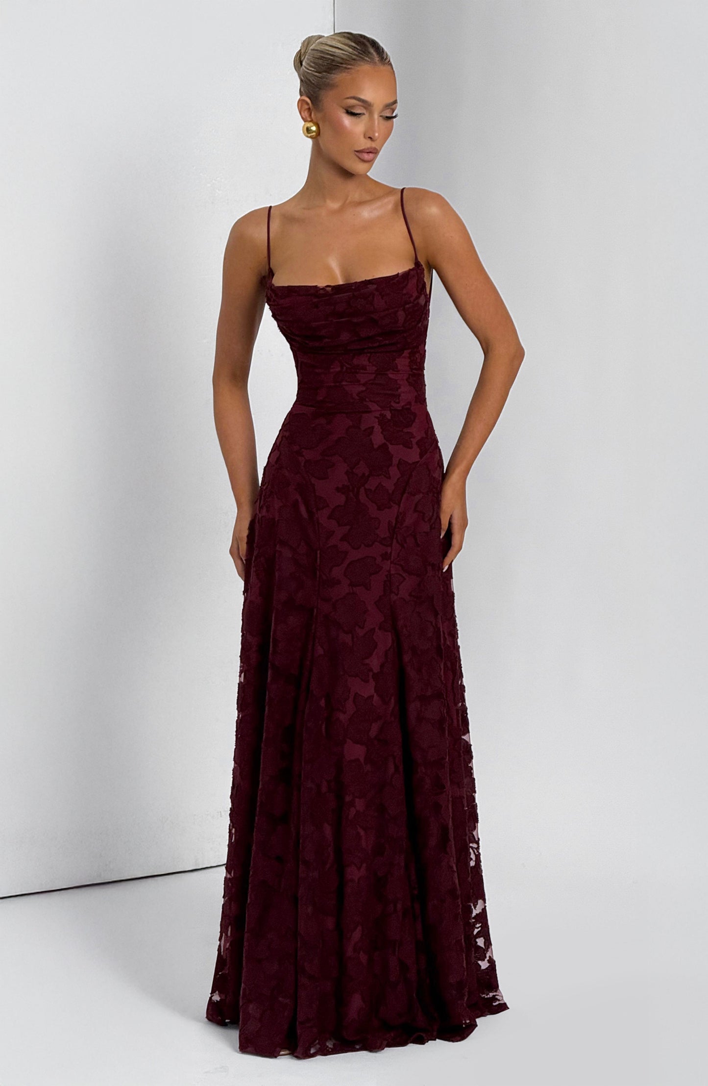 Manuela™ Dress | Elegance flowing with finish sophisticated