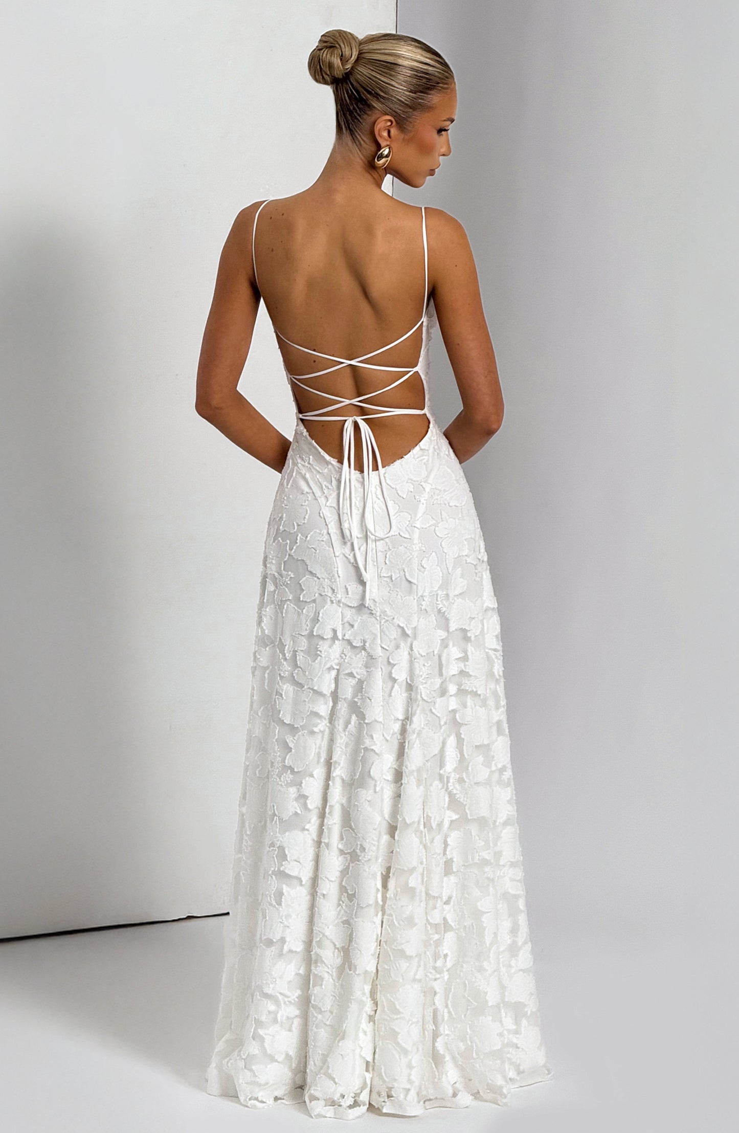 Manuela™ Dress | Elegance flowing with finish sophisticated