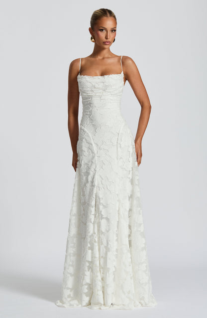 Manuela™ Dress | Elegance flowing with finish sophisticated