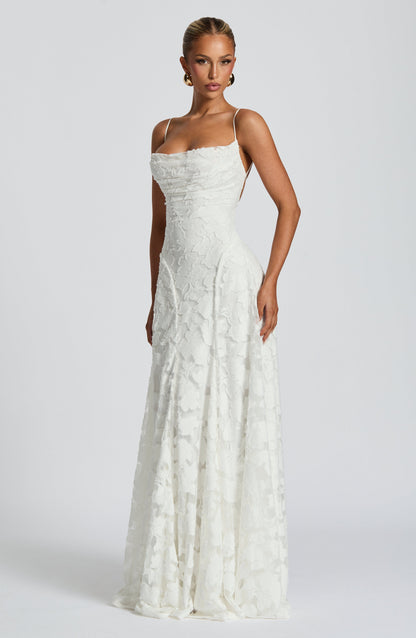 Manuela™ Dress | Elegance flowing with finish sophisticated