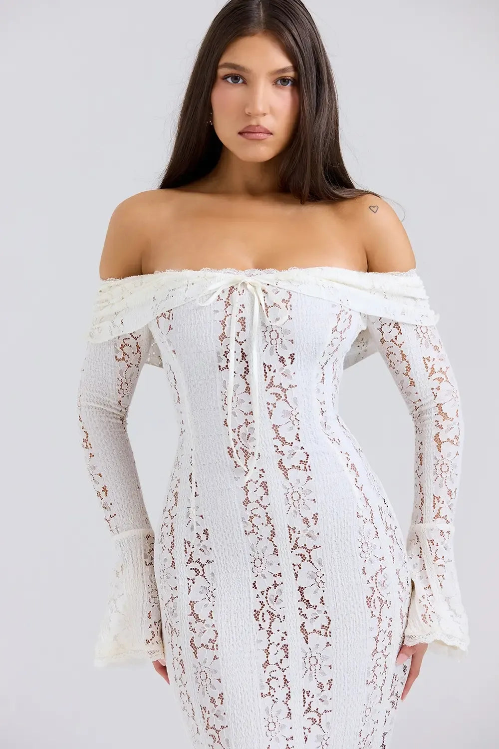Emma™ Dress | Elegance romantic in its maximum expresión