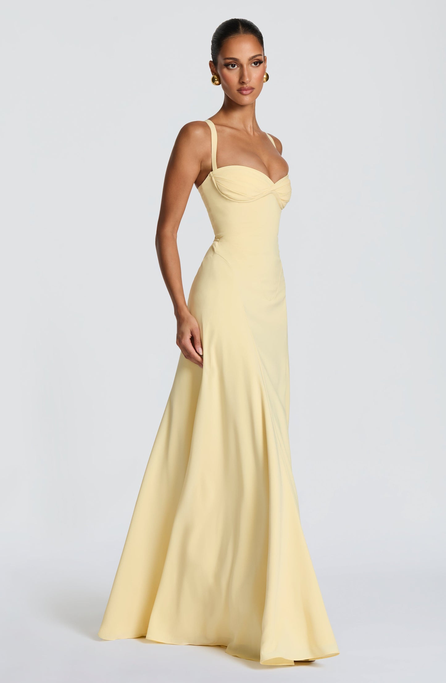 Leire™ Dress | Elegance flowing with neckline sweetheart