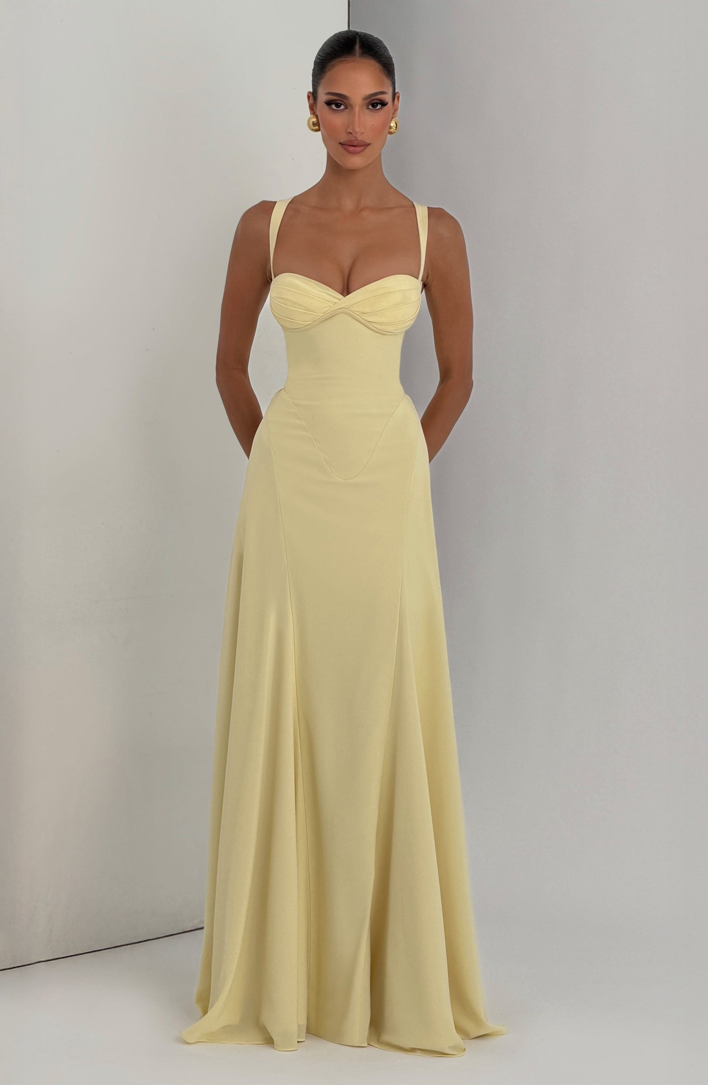Leire™ Dress | Elegance flowing with neckline sweetheart